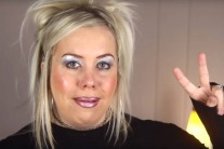 Beauty YouTuber 